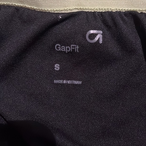 SIZE SMALL Gap Fit Camo Athletic Shorts - Picture 3 of 4